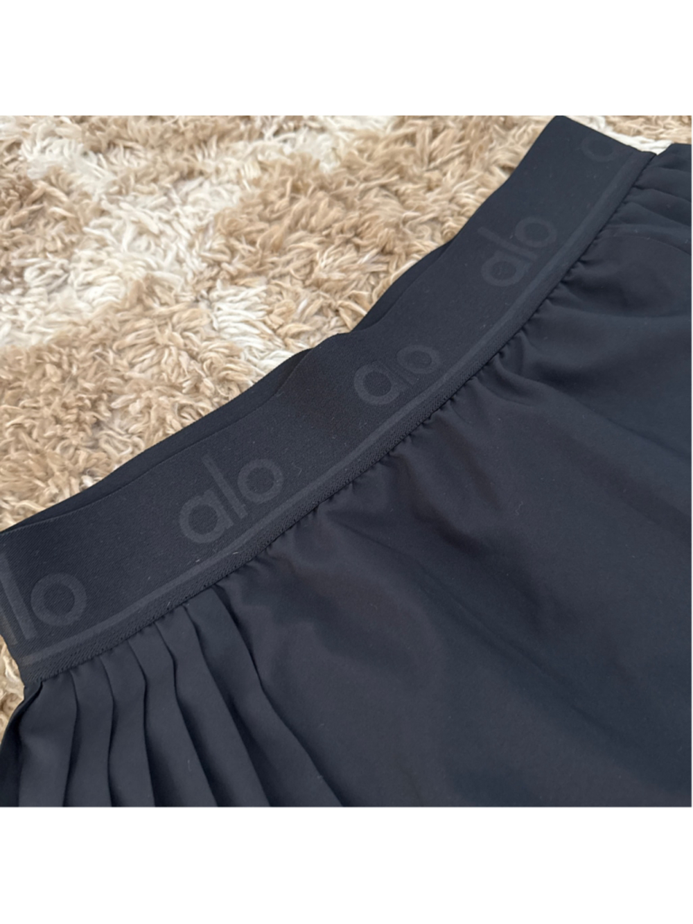 Women's Alo Yoga Aces Tennis Skort M - Picture 3 of 6